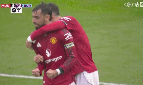 不容易！曼联3-2绝杀升班马，曼联众将激动庆祝&amp;amp;齐尔克泽抱阿莫林