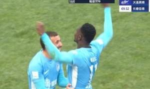 马莱莱大连处子球！吕焯毅助攻马莱莱破门，大连英博2-0亚泰