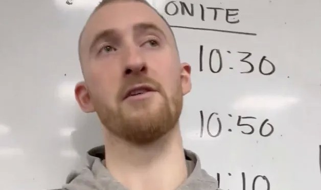 MK体育APP-豪瑟谈西蒙斯39分：把球给他，让他去做那个曾经的自己