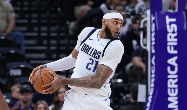 MK体育APP-美记：独行侠中锋加福德已成为勇士值得关注的交易目标