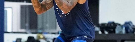 MK体育下载-独行侠新援拉塞尔投入训练，官方发布多图展现季前备战状态