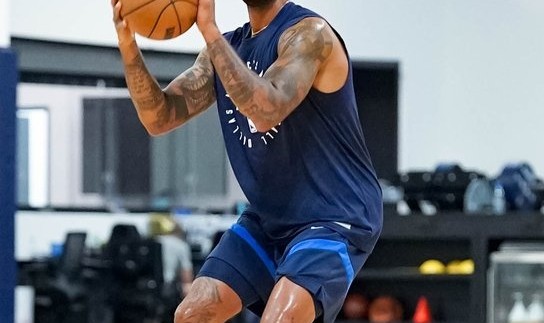 MK体育下载-独行侠新援拉塞尔投入训练，官方发布多图展现季前备战状态