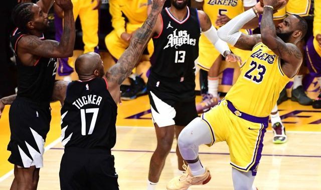 MK体育在线-终结对快艇11连败！詹皇42分钟力斩35分再创里程碑